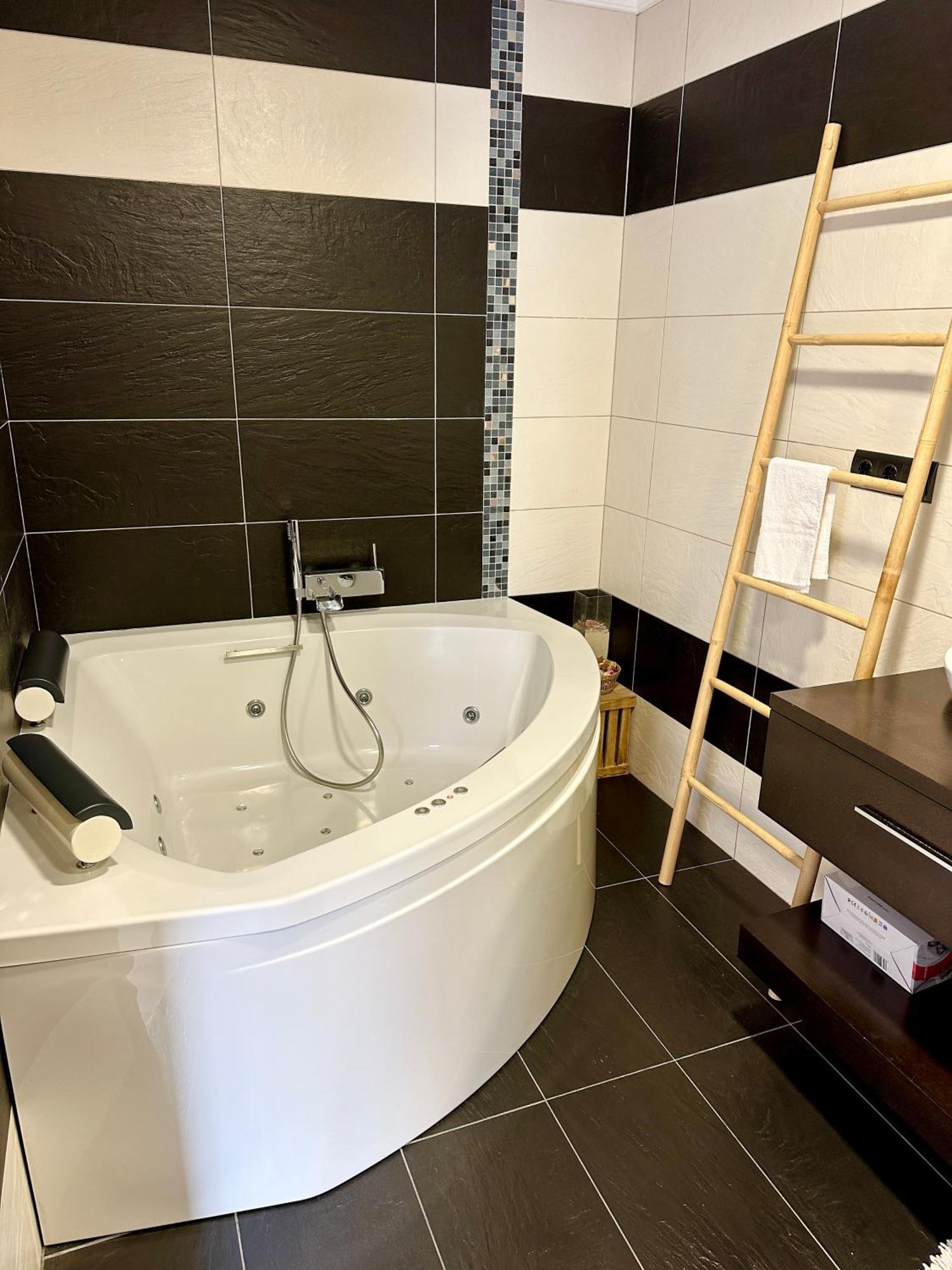Casa Con Jacuzzi Y Piscina Con Vistas Al Castillo Corbera de Alcira Extérieur photo
